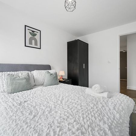 Harboview Haven Waterfront Apartment Manchester Esterno foto