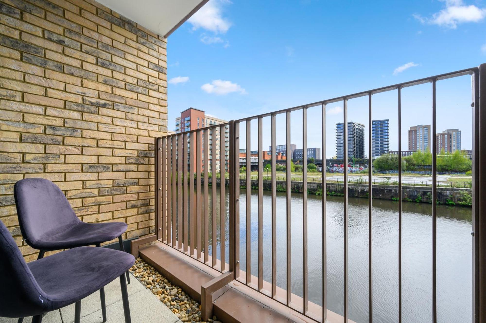 Harboview Haven Waterfront Apartment Manchester Esterno foto